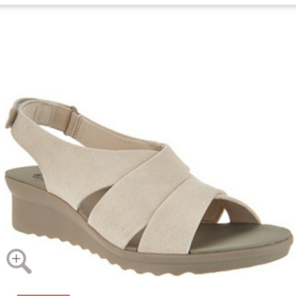clarks champagne sandals